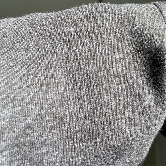 Patagonia Gray Tee with Gold Graphic - Picture 8 of 15